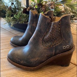 Bedstu Countess Wedge Boots